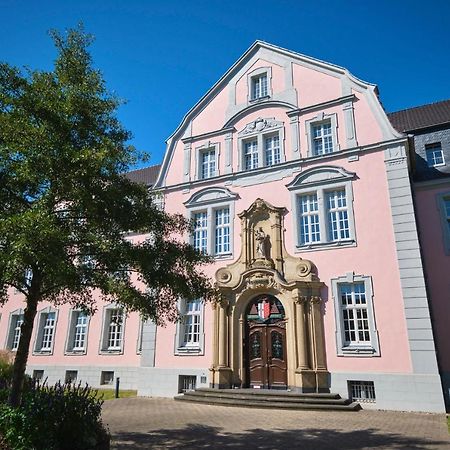 Historisches Deluxe Apartment Im Marianum นอยส์ ภายนอก รูปภาพ