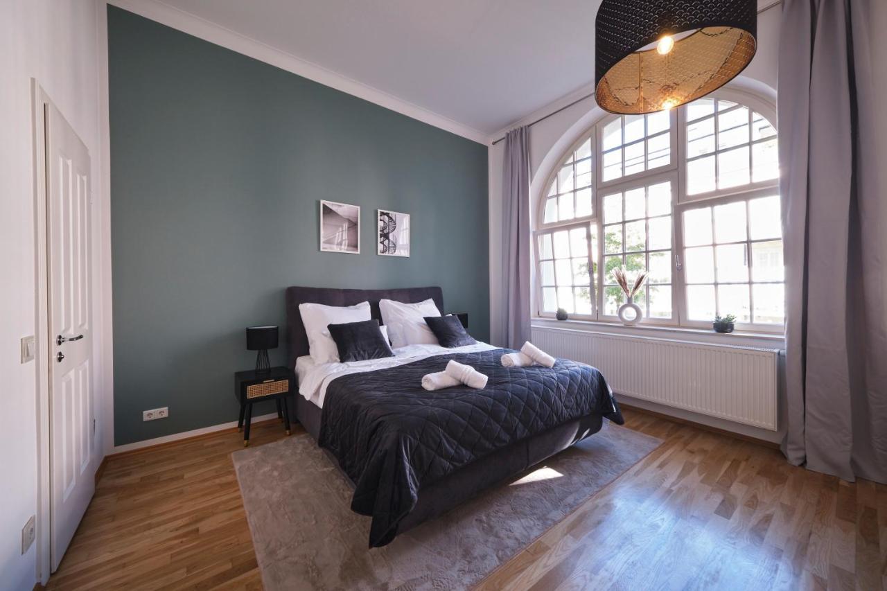 Historisches Deluxe Apartment Im Marianum นอยส์ ภายนอก รูปภาพ