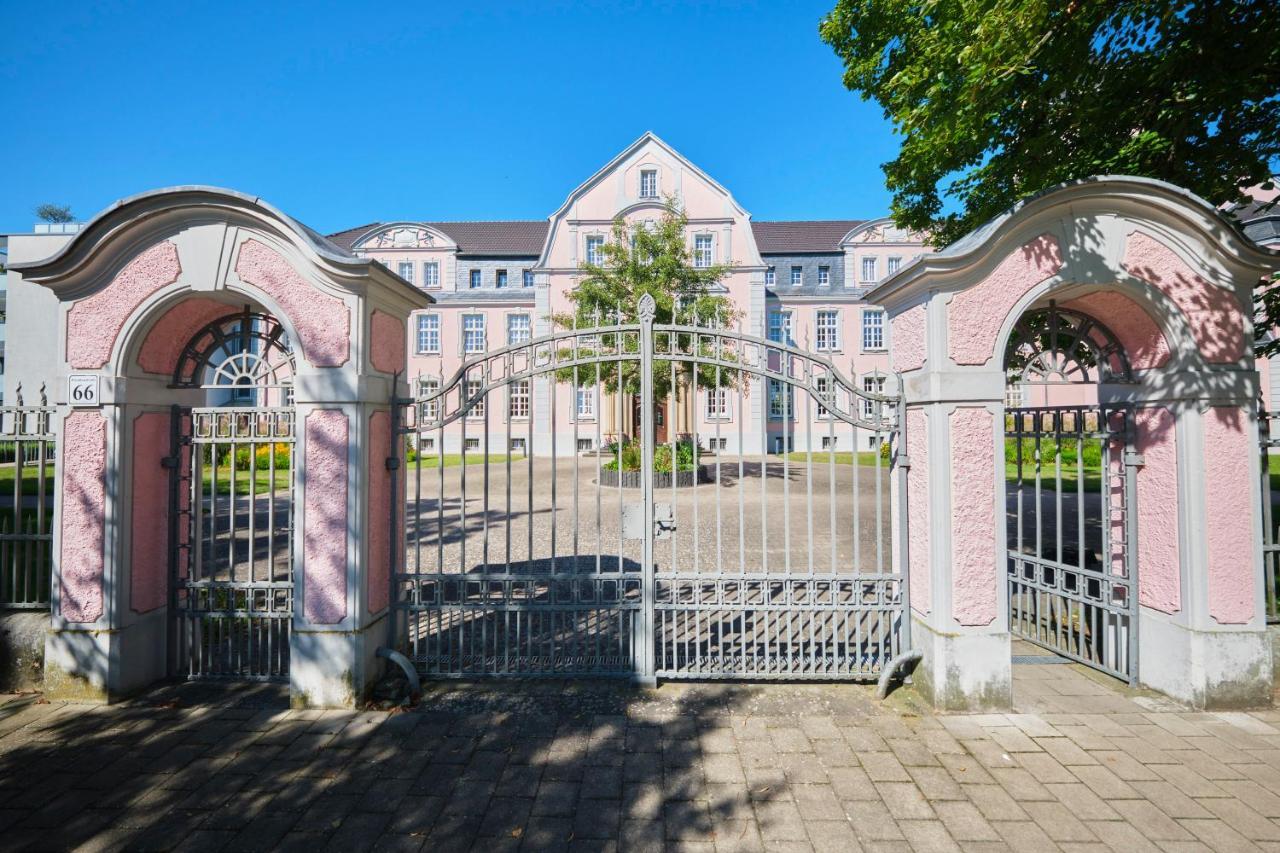 Historisches Deluxe Apartment Im Marianum นอยส์ ภายนอก รูปภาพ