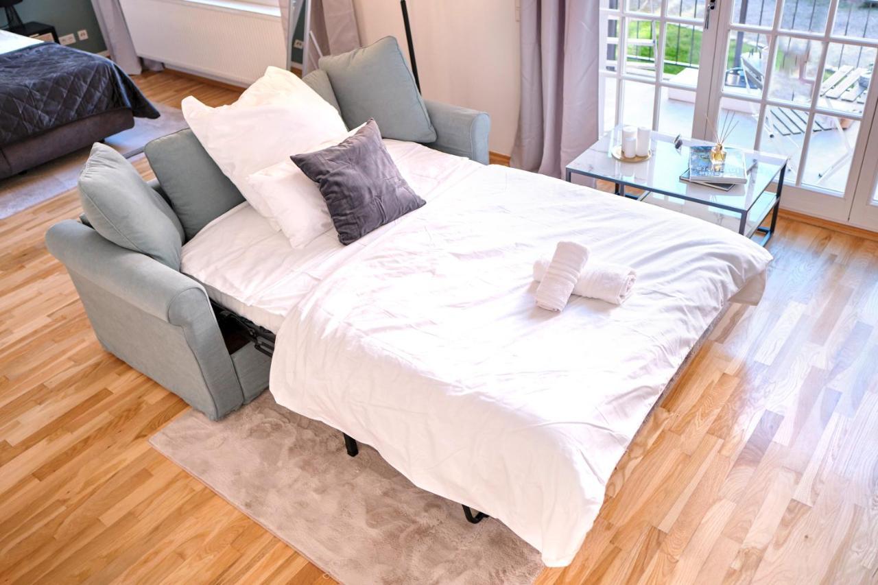Historisches Deluxe Apartment Im Marianum นอยส์ ภายนอก รูปภาพ