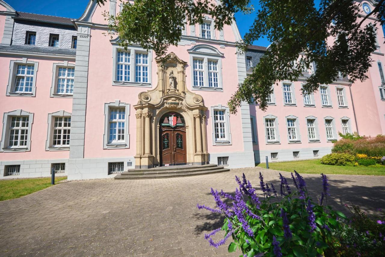 Historisches Deluxe Apartment Im Marianum นอยส์ ภายนอก รูปภาพ