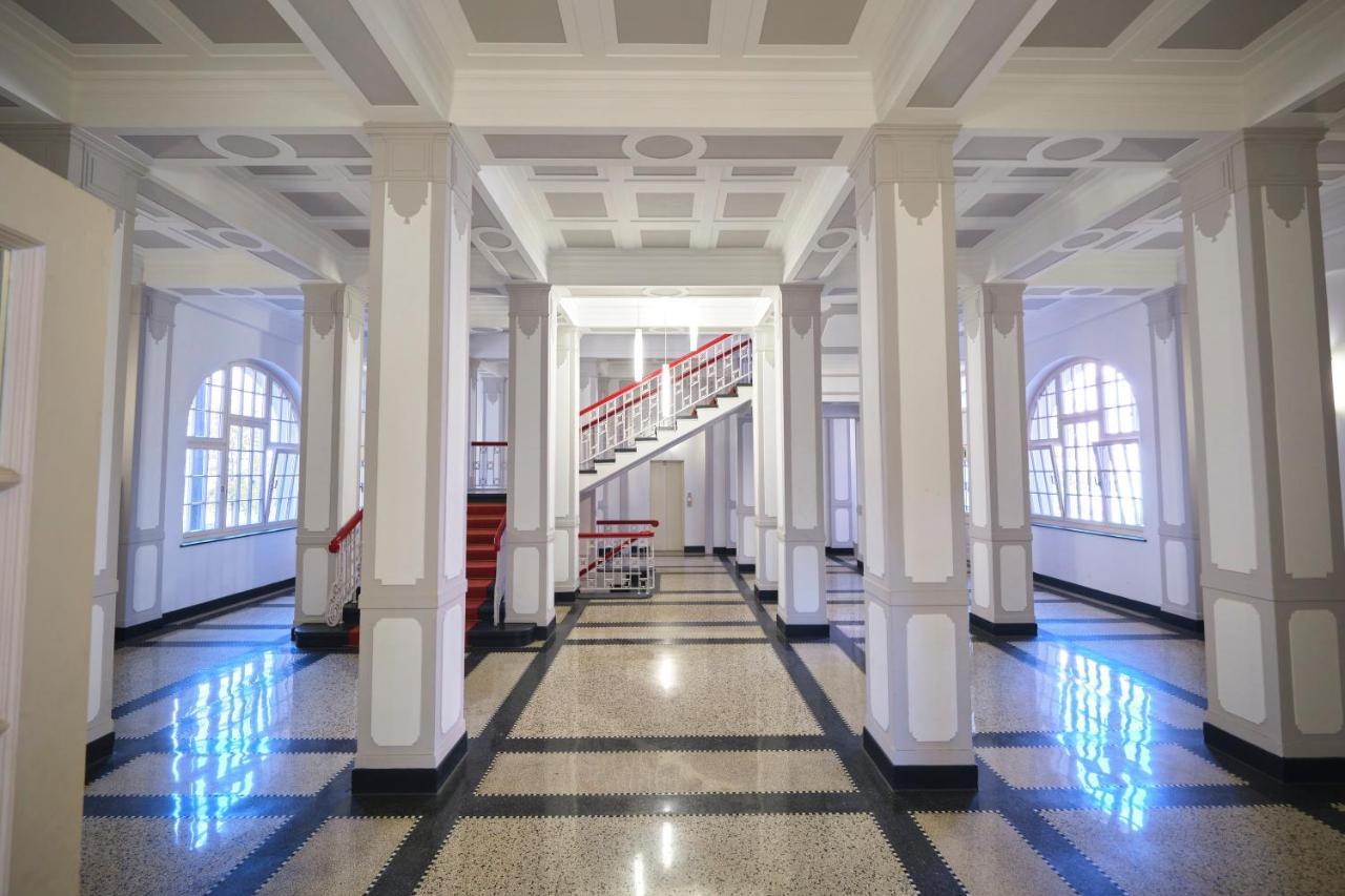 Historisches Deluxe Apartment Im Marianum นอยส์ ภายนอก รูปภาพ