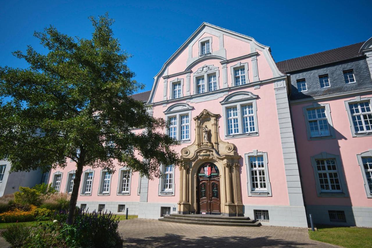 Historisches Deluxe Apartment Im Marianum นอยส์ ภายนอก รูปภาพ