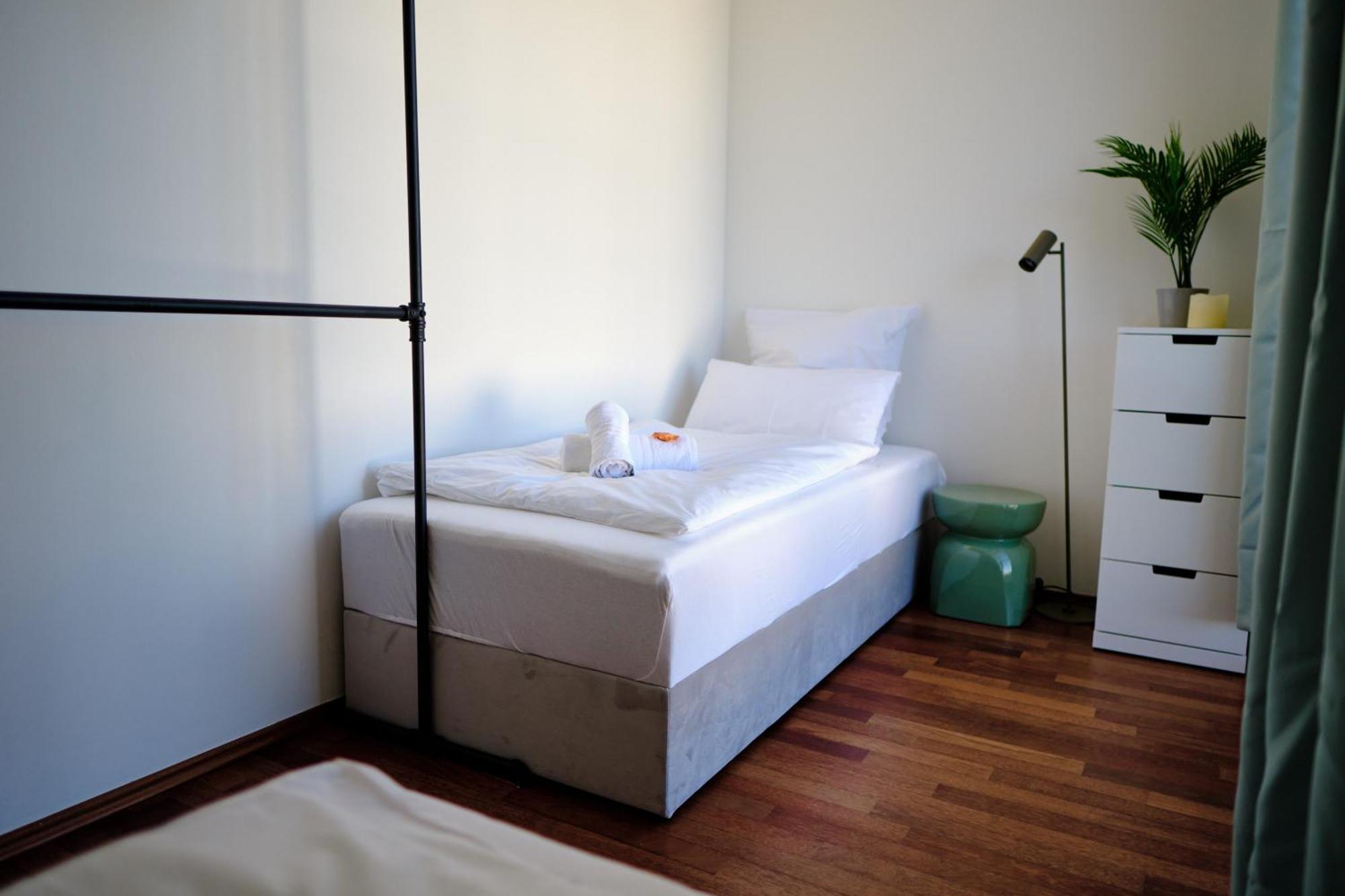 Historisches Deluxe Apartment Im Marianum นอยส์ ภายนอก รูปภาพ