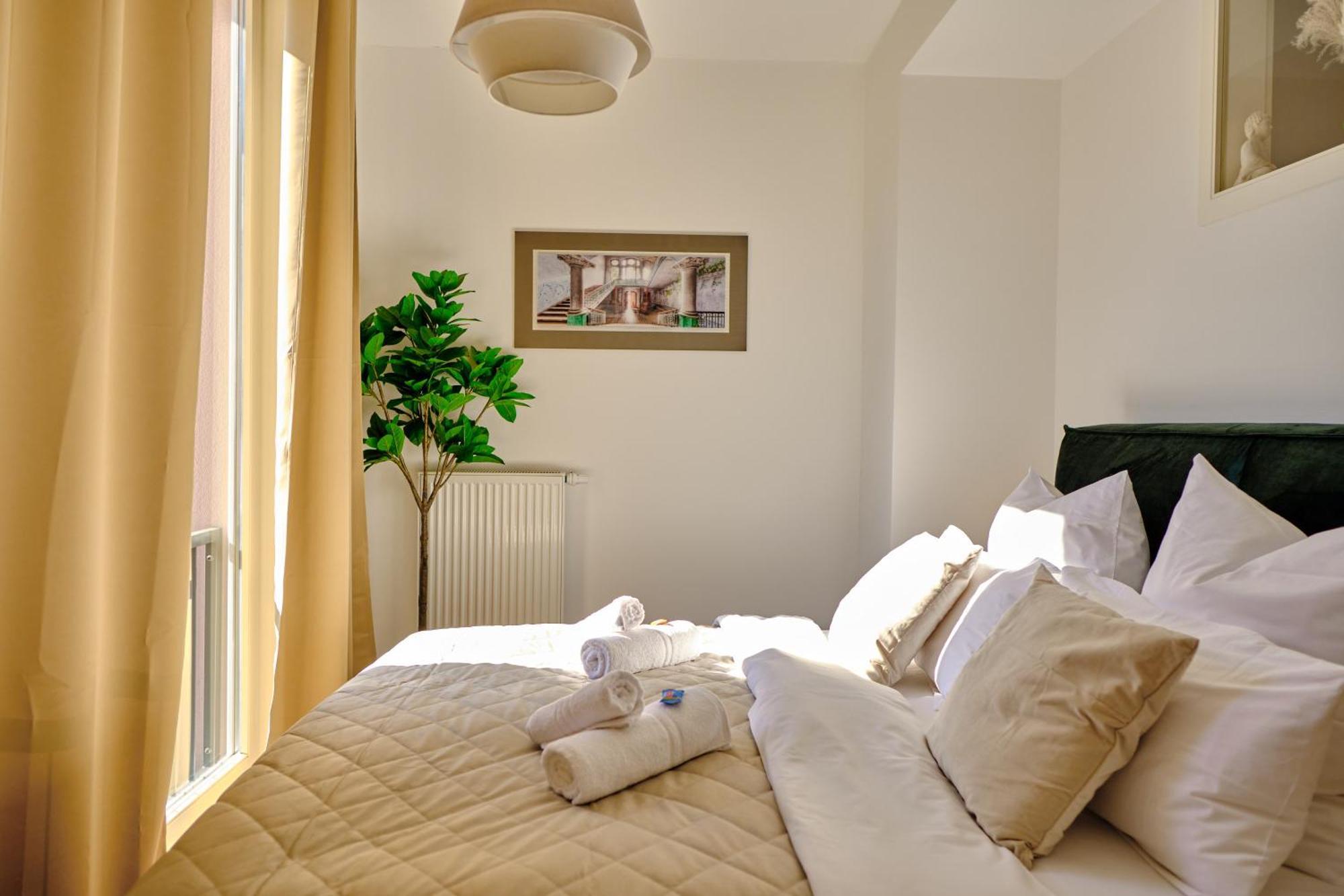Historisches Deluxe Apartment Im Marianum นอยส์ ภายนอก รูปภาพ