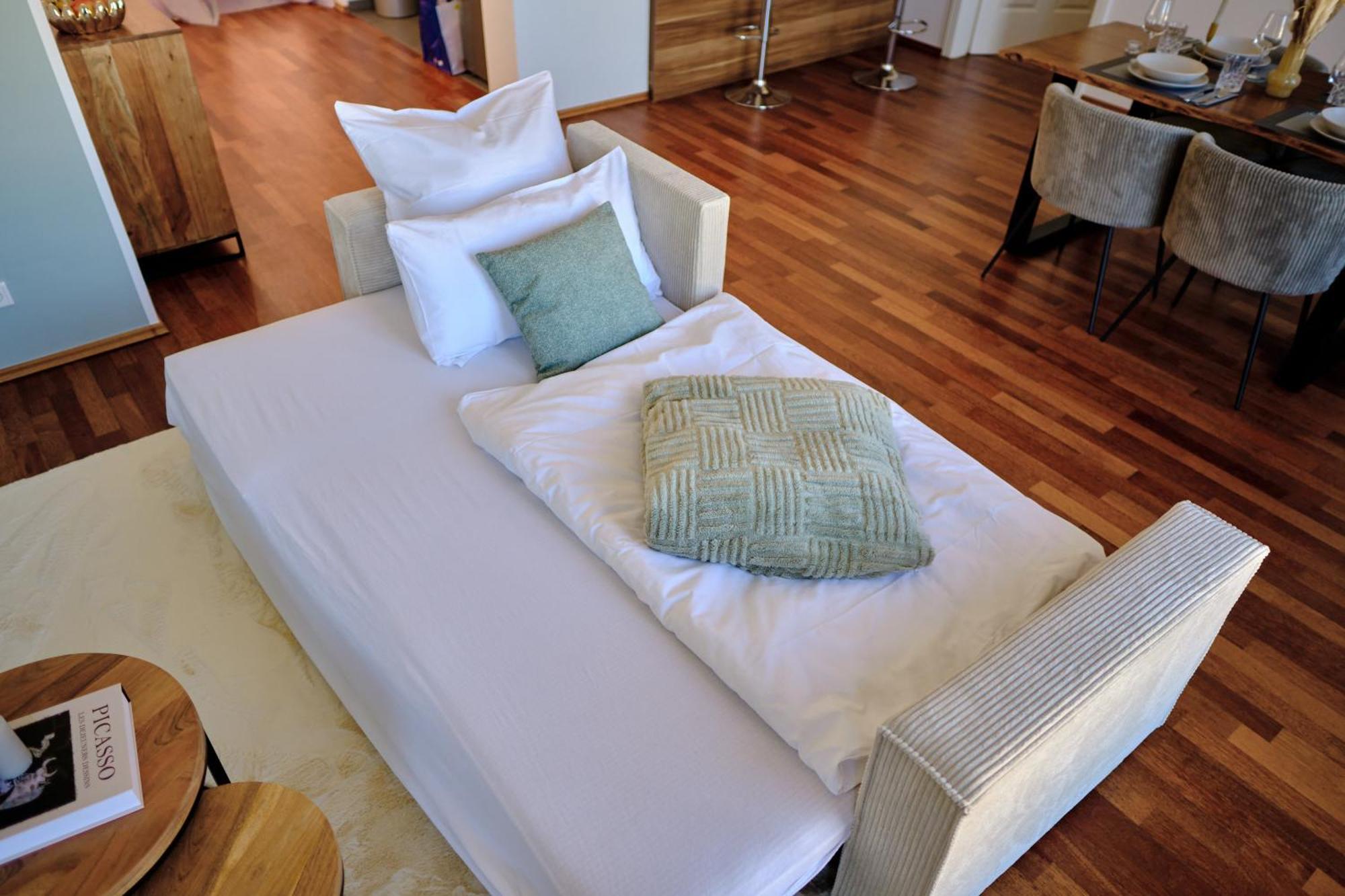 Historisches Deluxe Apartment Im Marianum นอยส์ ห้อง รูปภาพ